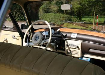 Mercedes-Benz 190 D Cockpit
